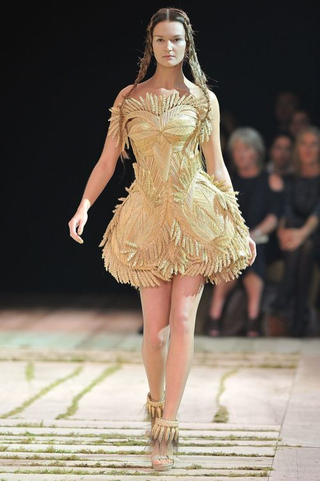 Illustration for article titled Sarah Burton Pulls Off McQueen Without McQueen